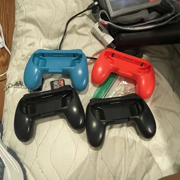 Nintendo switch accessory bundle - Picture 5 of 10